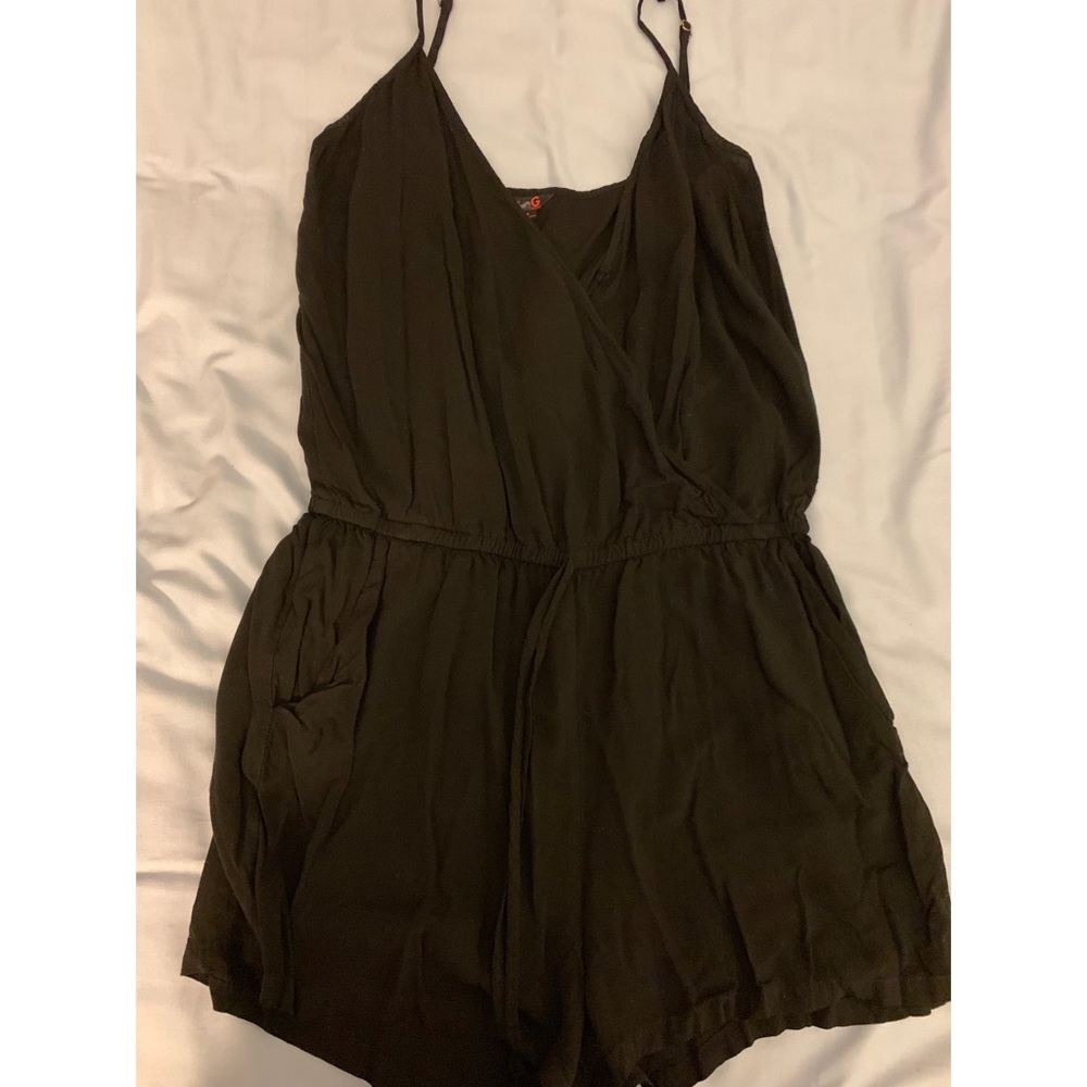 Shorts romper with pockets